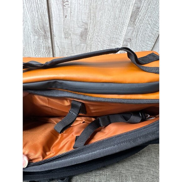 Wandrd Roam Sling Crossbody 6L Camera Bag Sedona Orange w/ Adj Strap & Dividers - Picture 5 of 15